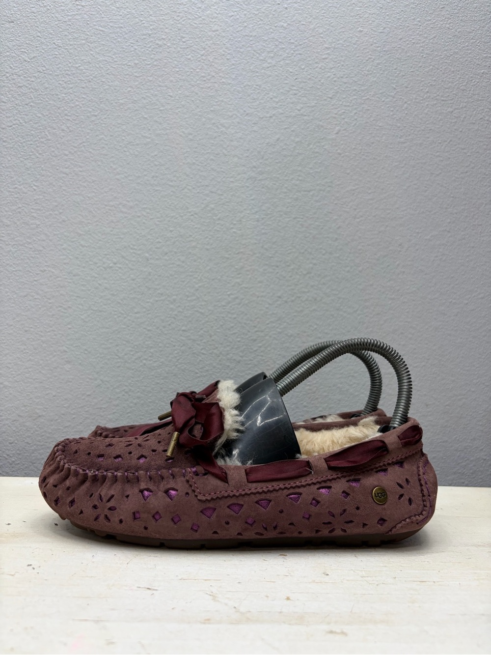 UGG Dakota Flora Perf Purple Suede Moccasin Slippers Womens 6